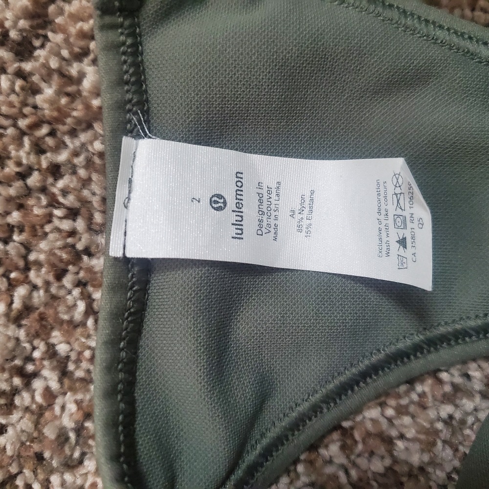 Lululemon Ebb to Train Bra – Size 2 – High-Neck, Med Support Excellent Condition - Picture 6 of 7